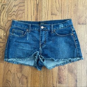 Forever 21 Dark Wash Distressed Frayed Denim Jean Cut Off Shorts Women’s Size 28
